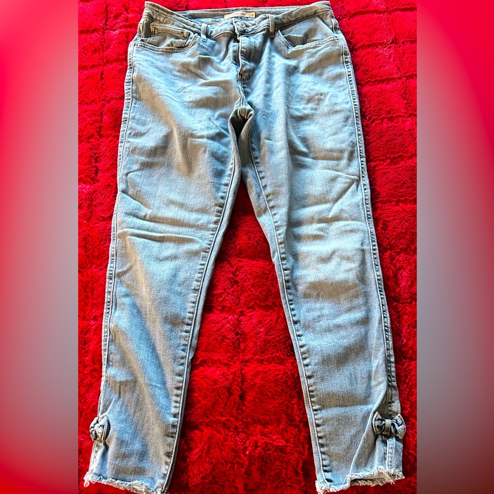 Levi’s Strauss 721 high rise skinny jeans